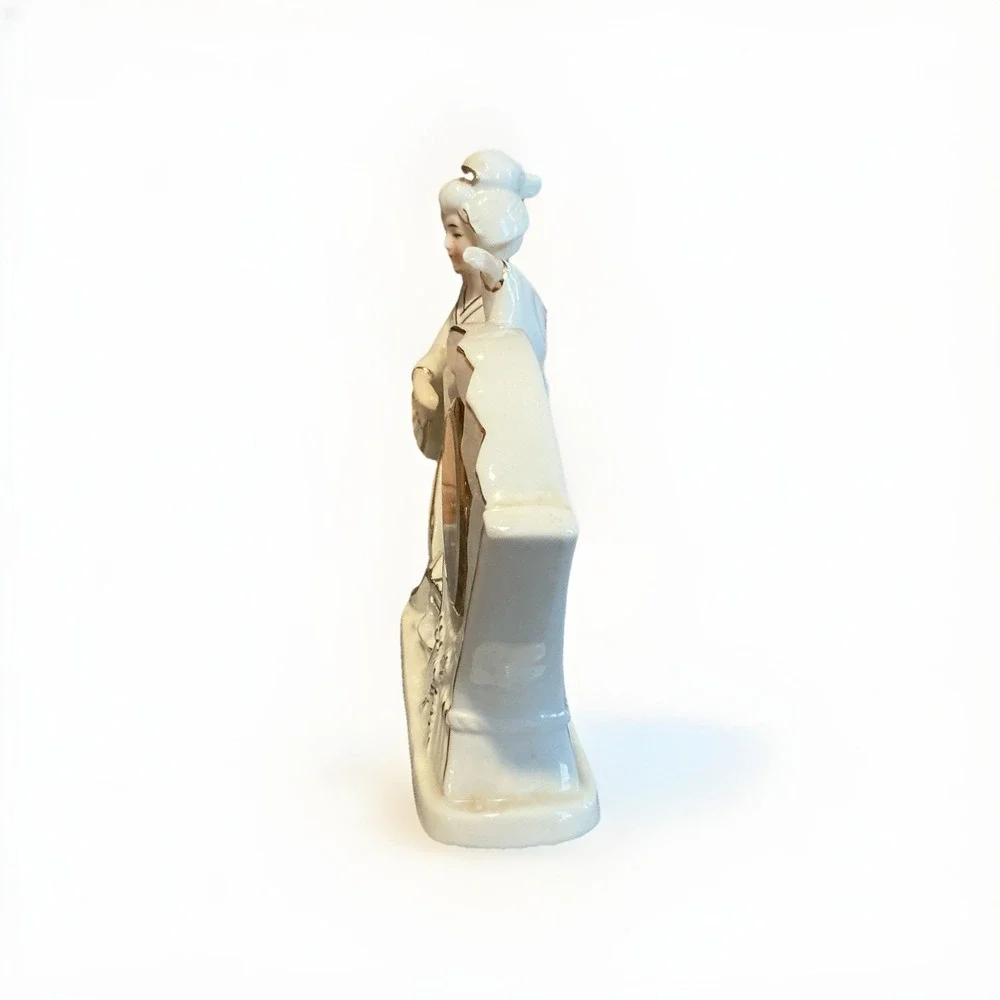 Porcelain Desk Clock Imbedded in Fan with ‎   Japanese Geisha Girl Figurine